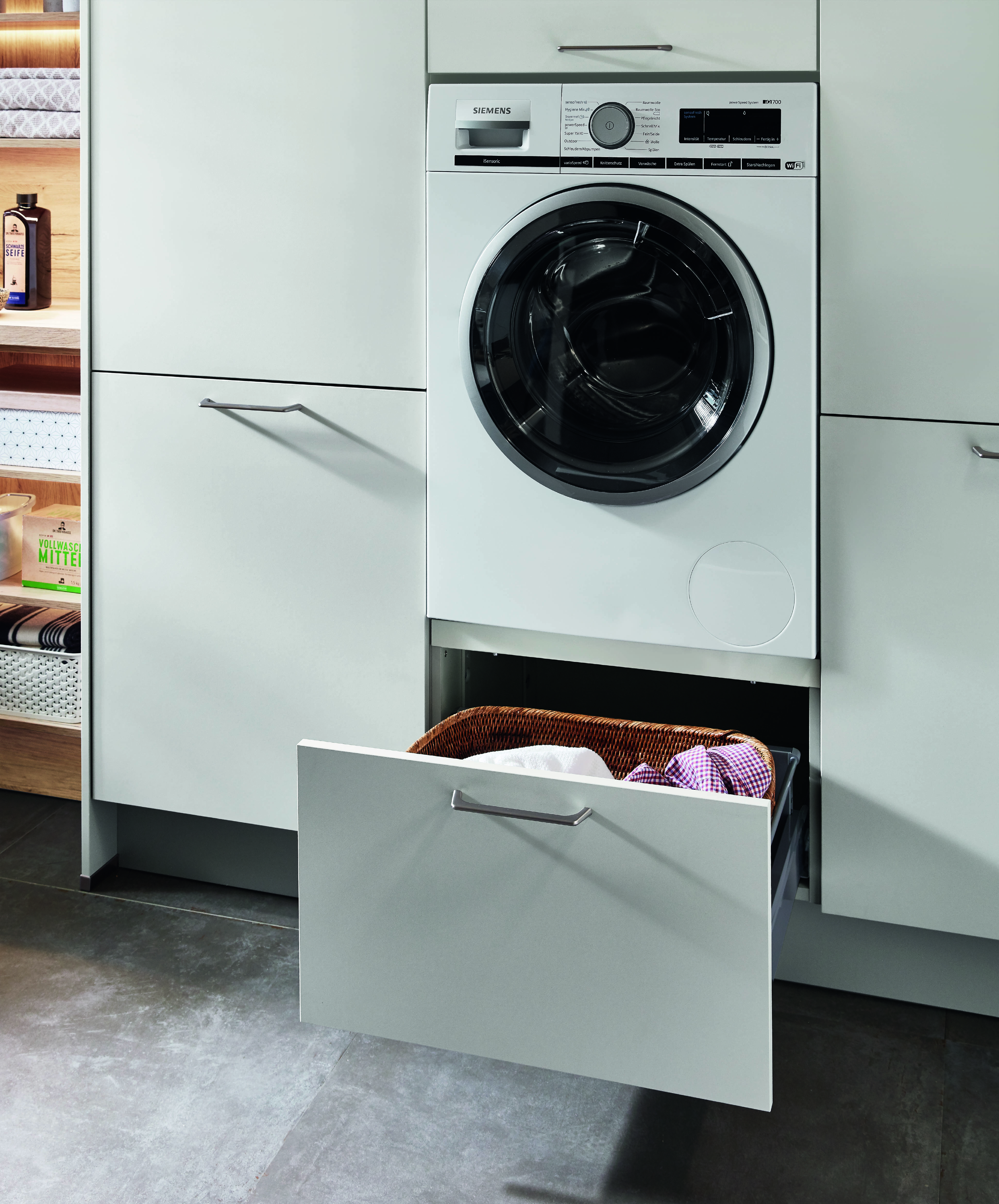 Waschtrockner mit Tableautisch