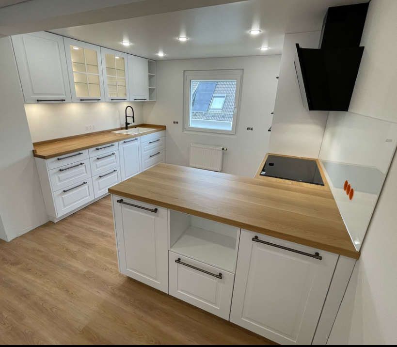 Referenzküche moderne Landhausküche in weiß