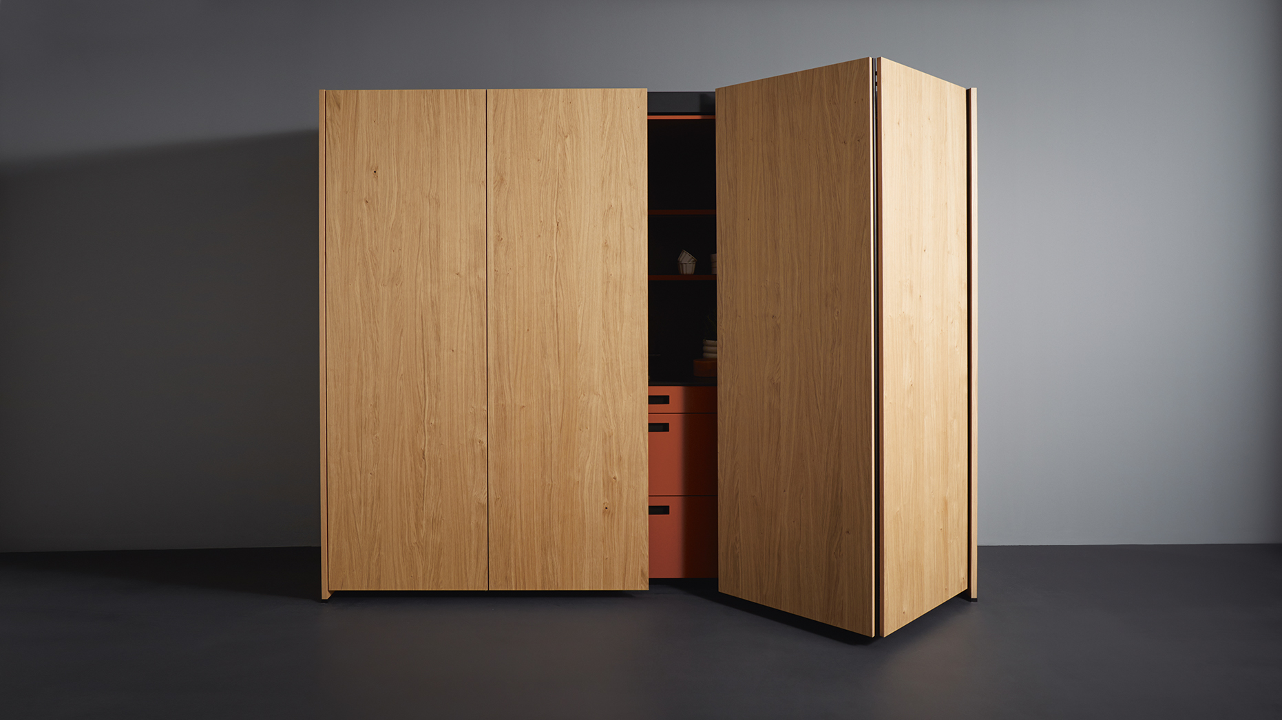 Griffloser Schrank