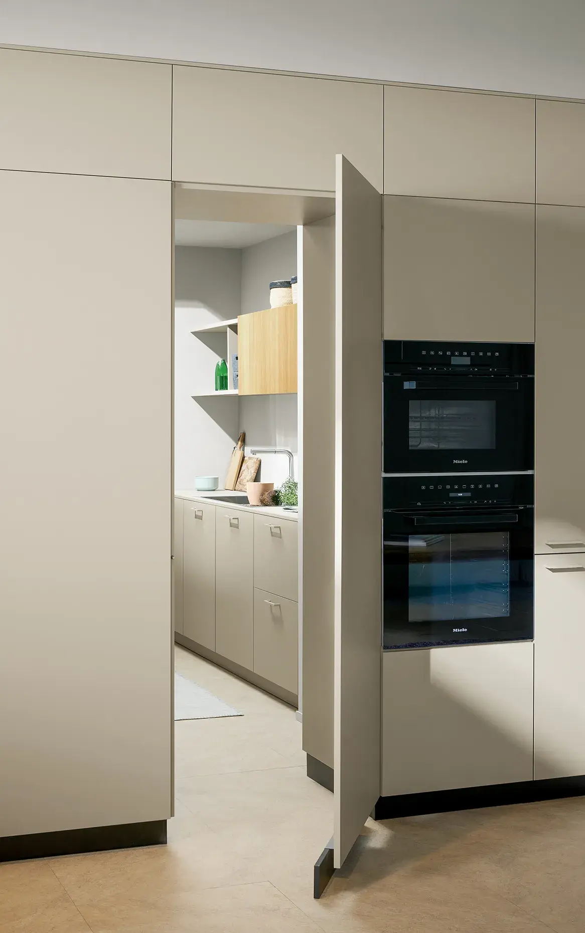 next125, grifflos, Küche, Kücheninsel, Ceramic, Durchgangstüre